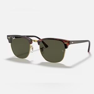 Ray-ban Clubmaster Classic 
Polished Tortoise on Gold 
Lenses G-15 green